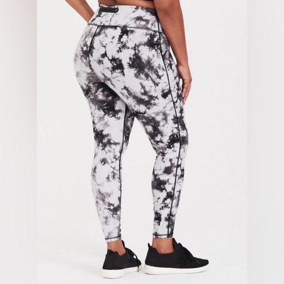 Torrid | Women's Performance Core Full Length Active Legging Black Grey Size 5X - Picture 2 of 7